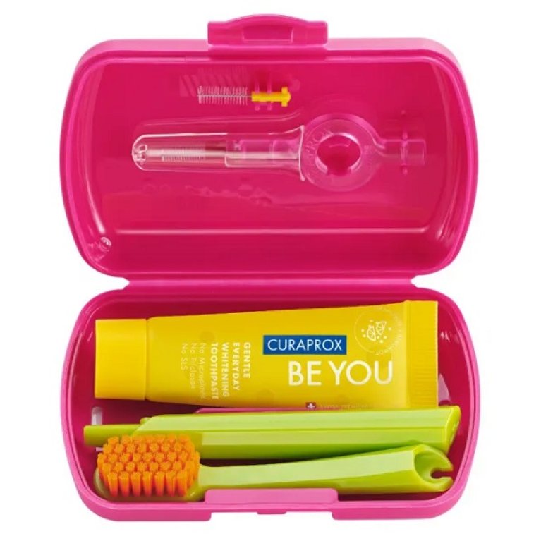Curaprox Travel Set - spazzolino da viaggio + dentifricio + scovolino - Rosso Curaprox Travel Set - spazzolino da viaggio + dentifricio + scovolino - Rosso