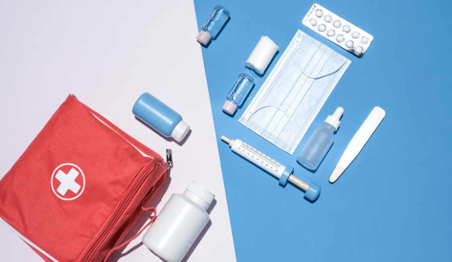 Kit da viaggio estivo: cosa non deve mancare nella tua valigia