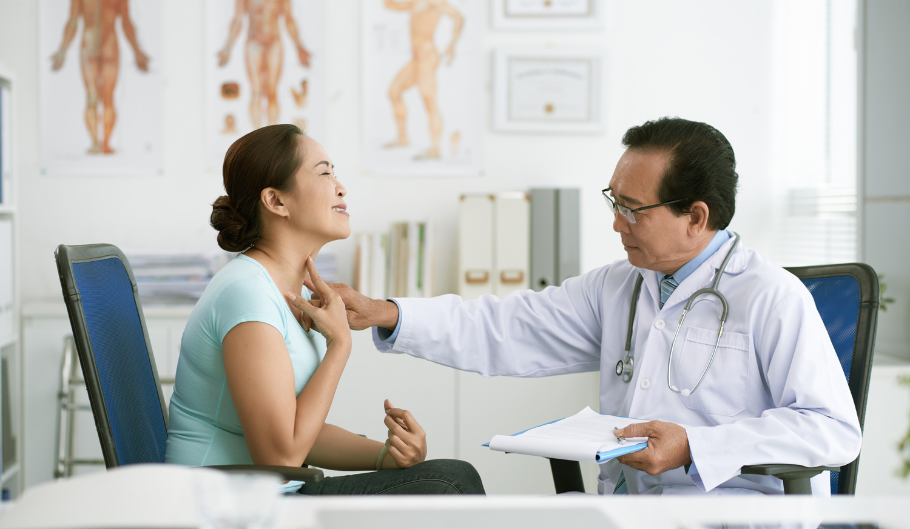 Mal di gola: come alleviare i sintomi di irritazione e dolore? Mal di gola: come alleviare i sintomi di irritazione e dolore?