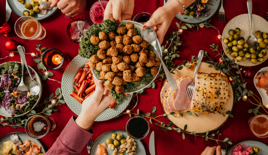 Abbuffate Natalizie: come coniugare tradizione e salute? Abbuffate Natalizie: come coniugare tradizione e salute?